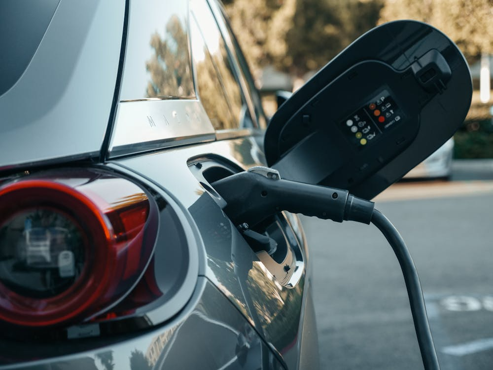 Hybrid car refuelling